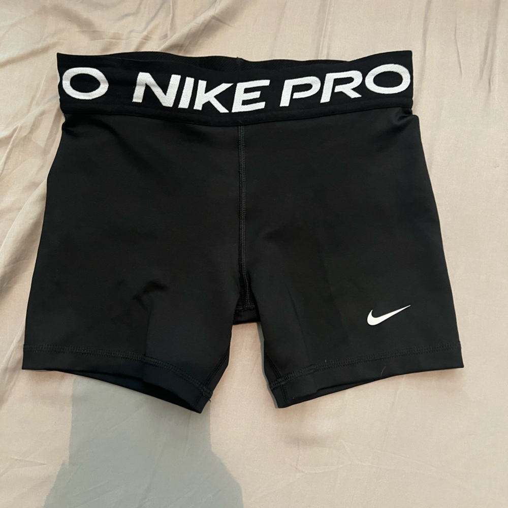 ✔️NikePro Spandex NWOT 🏃🏻‍♀️